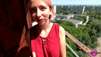 Студент смуче непознат чувствено в задната част на улицата - Изпразване на лицето